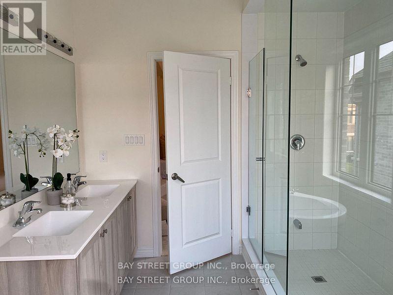Photo 25 of 315 Coronation Road, Whitby ON