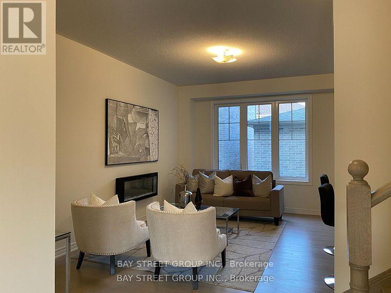 Photo 4 of 315 Coronation Road, Whitby ON