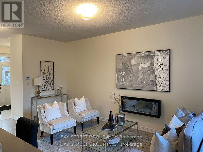 Photo 8 of 315 Coronation Road, Whitby ON