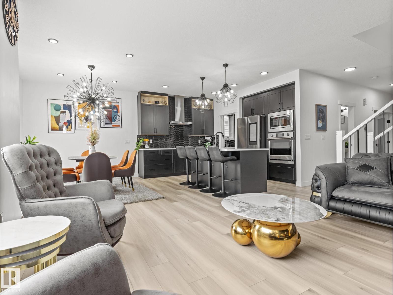 Photo 13 of 19107 22 Av Nw, Edmonton AB