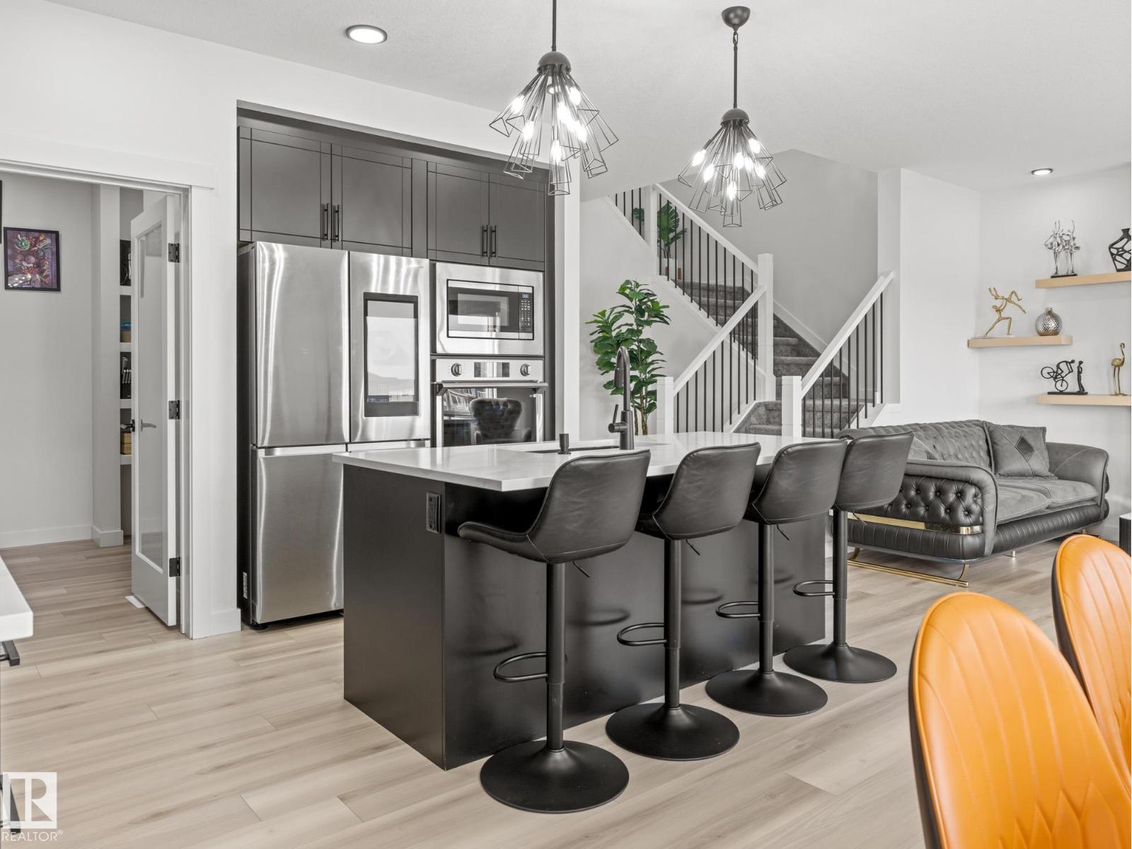 Photo 20 of 19107 22 Av Nw, Edmonton AB