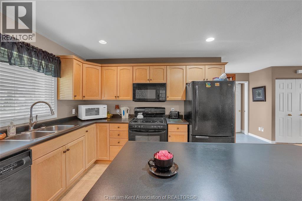 Photo 15 of 164 Greenfield Lane, Chatham ON