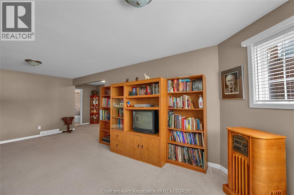 Photo 32 of 164 Greenfield Lane, Chatham ON