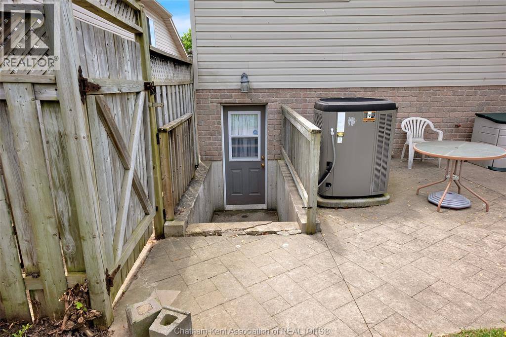 Photo 37 of 164 Greenfield Lane, Chatham ON