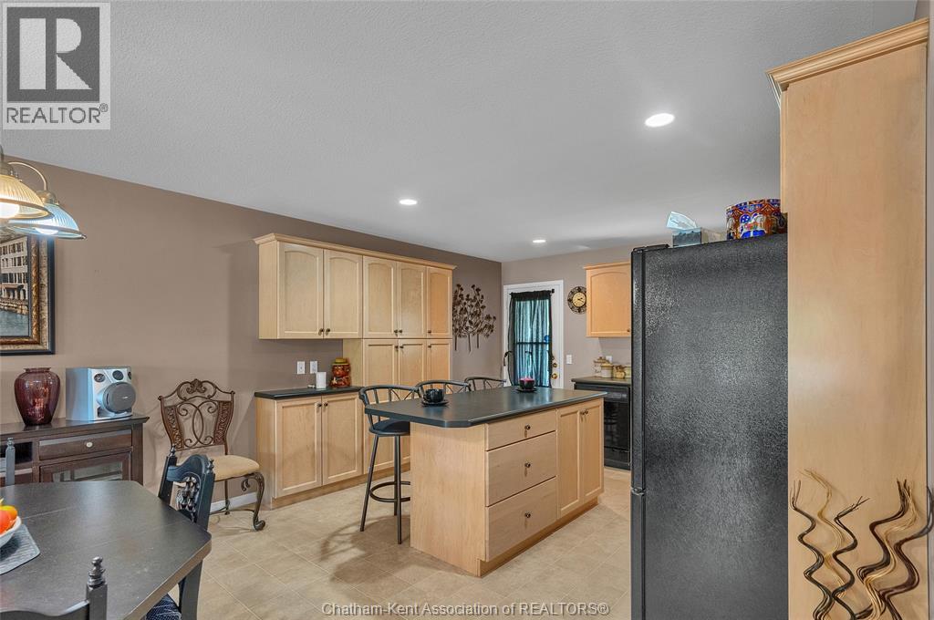 Photo 9 of 164 Greenfield Lane, Chatham ON
