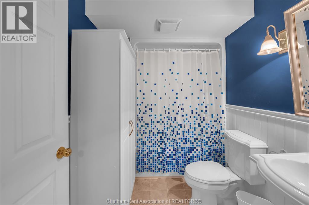 Photo 24 of 164 Greenfield Lane, Chatham ON