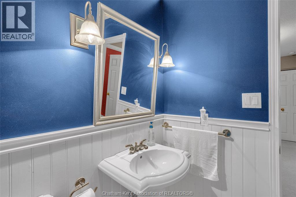 Photo 23 of 164 Greenfield Lane, Chatham ON