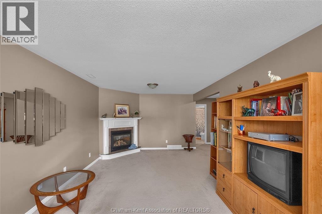 Photo 33 of 164 Greenfield Lane, Chatham ON