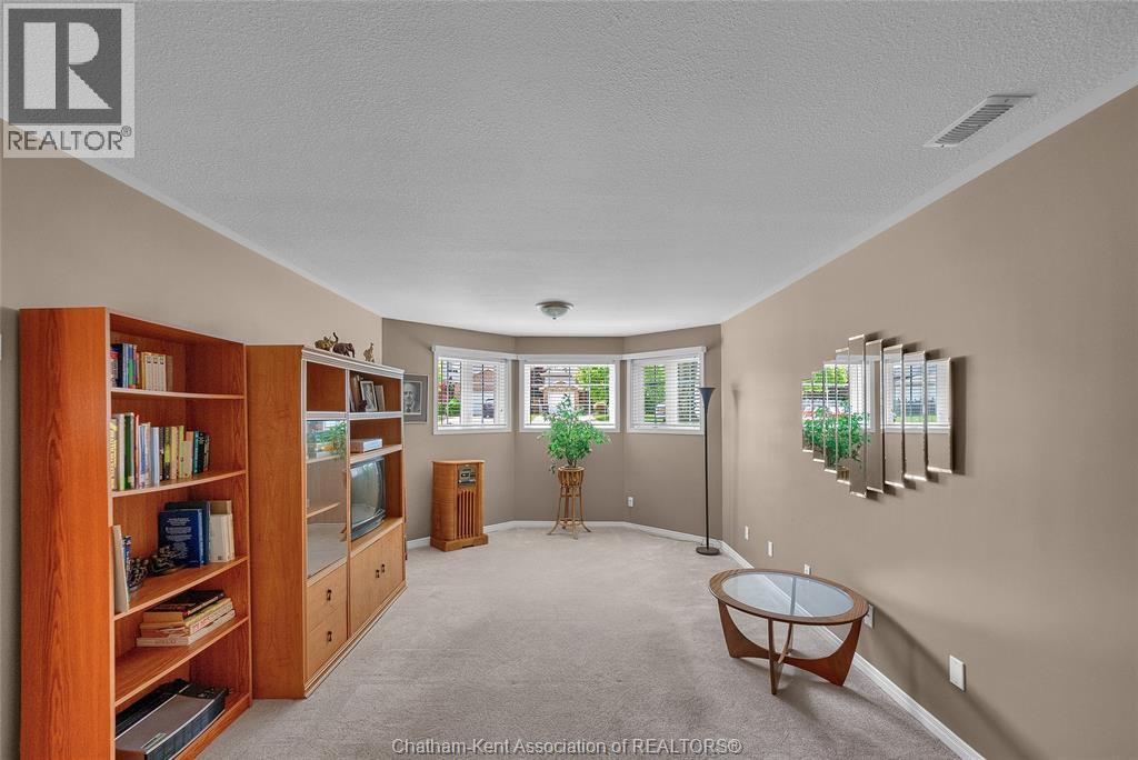 Photo 30 of 164 Greenfield Lane, Chatham ON