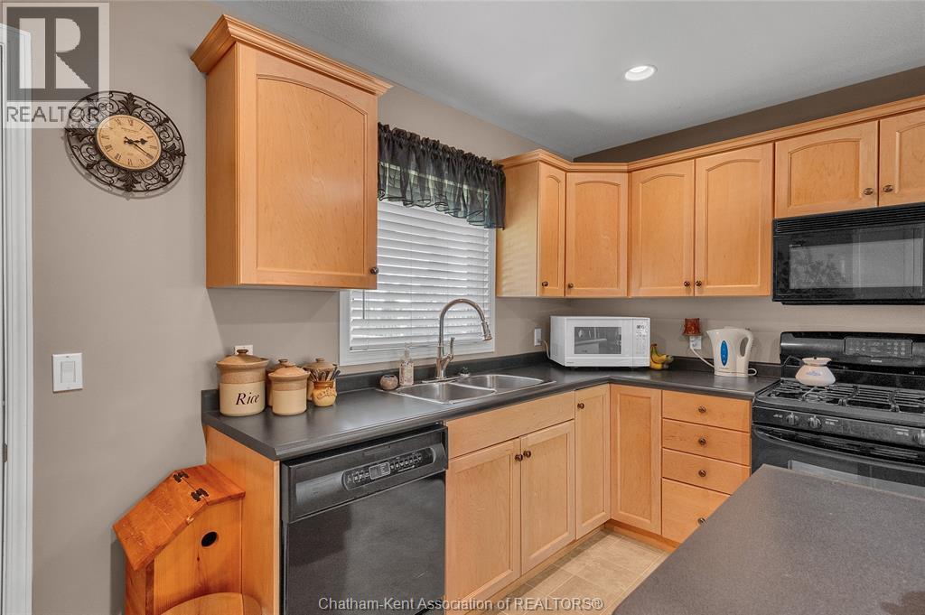 Photo 14 of 164 Greenfield Lane, Chatham ON