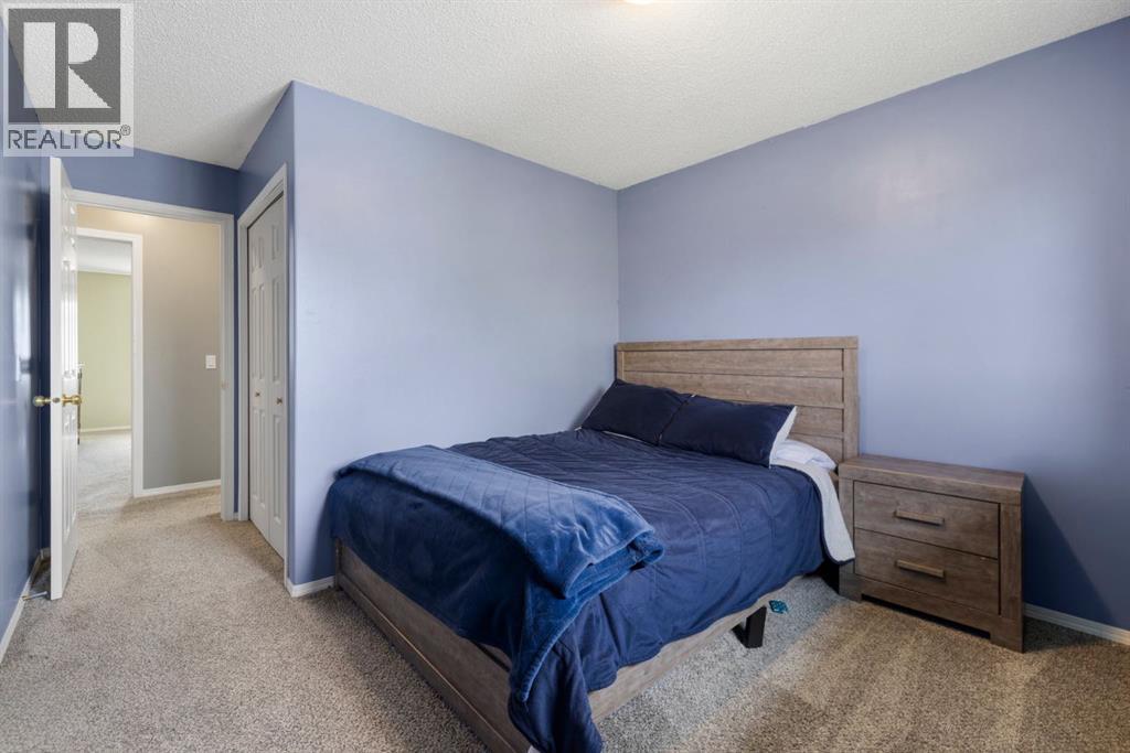 Photo 22 of 31 33 Stonegate Drive Nw, Airdrie AB