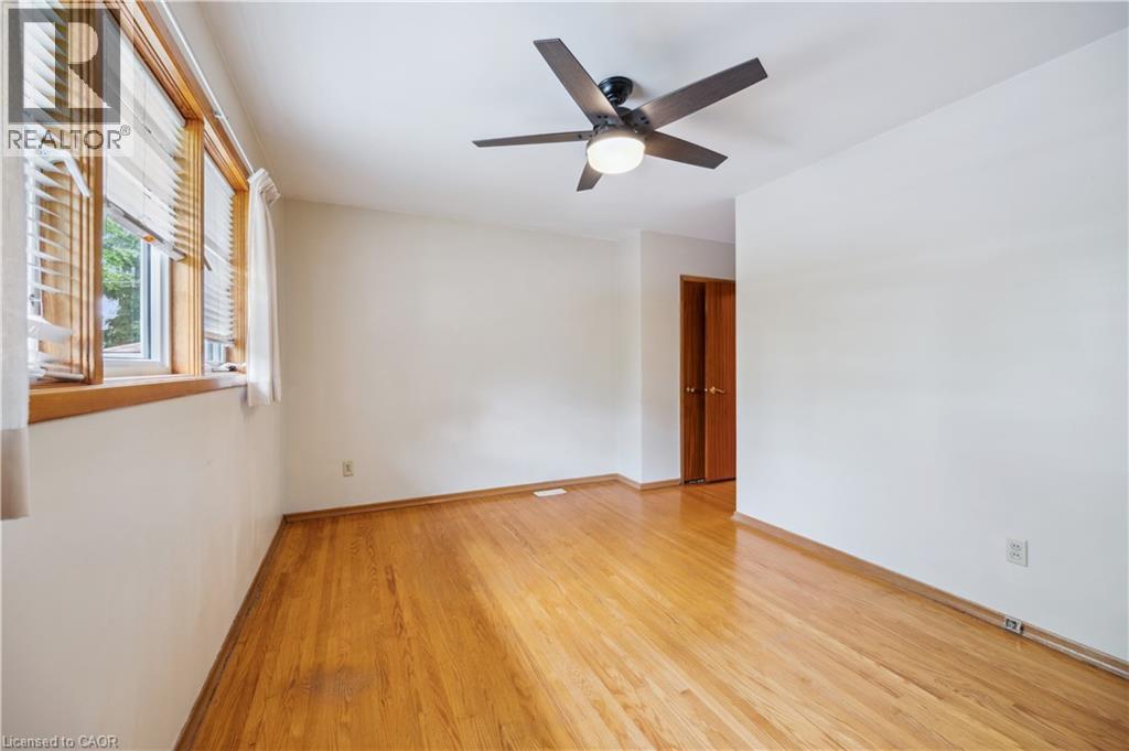 Photo 16 of 126 Elkington Drive, Kitchener ON