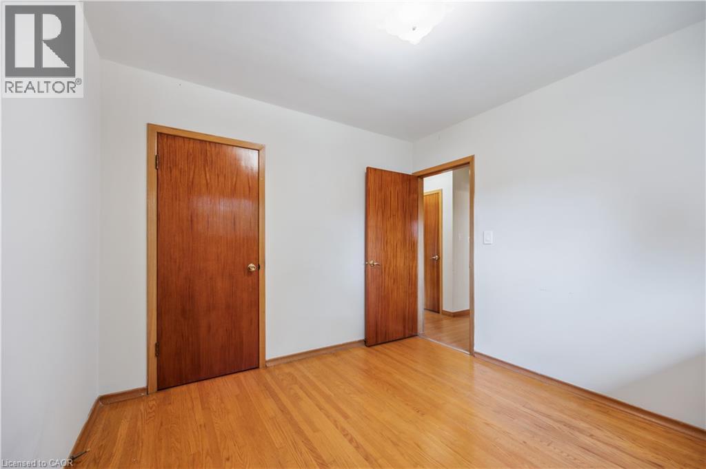 Photo 20 of 126 Elkington Drive, Kitchener ON
