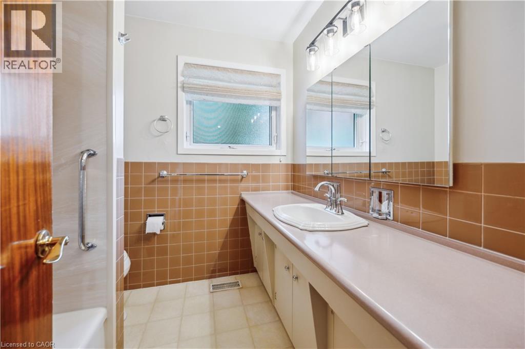 Photo 21 of 126 Elkington Drive, Kitchener ON