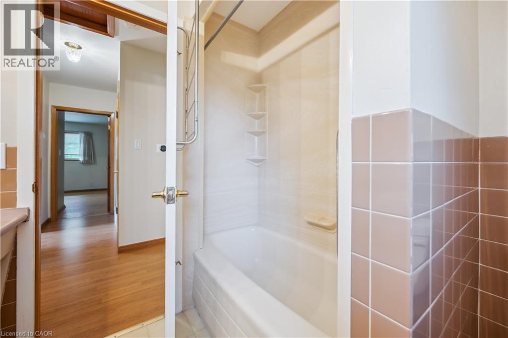 Photo 22 of 126 Elkington Drive, Kitchener ON
