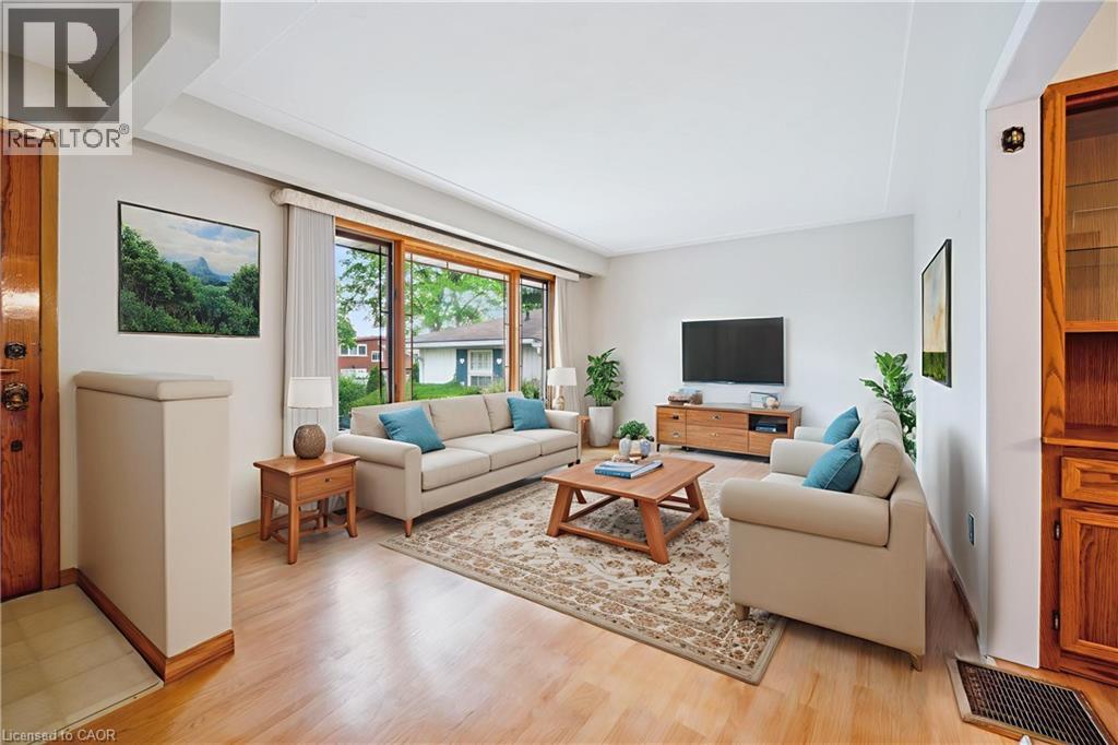 Photo 6 of 126 Elkington Drive, Kitchener ON