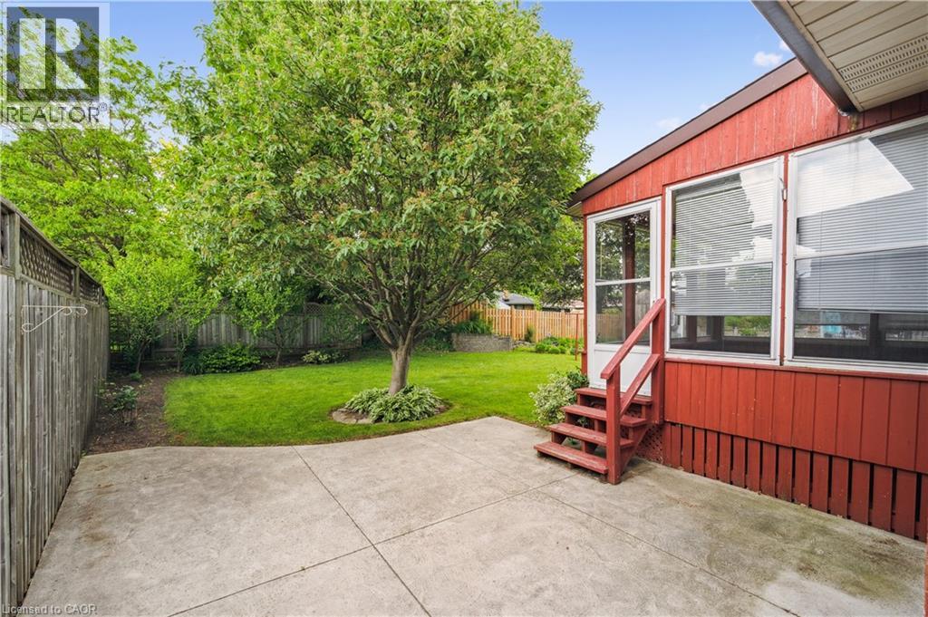 Photo 31 of 126 Elkington Drive, Kitchener ON