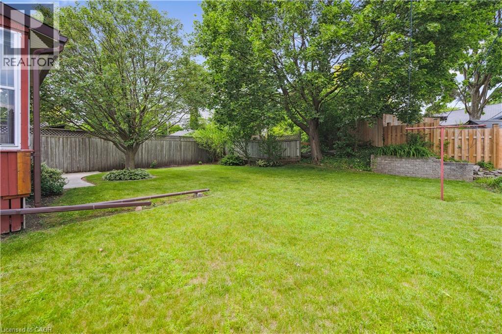 Photo 34 of 126 Elkington Drive, Kitchener ON