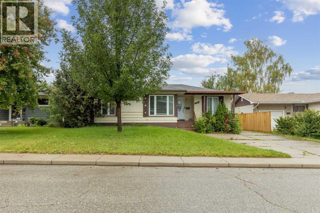 Photo 1 of 624 26 Avenue Ne, Calgary AB