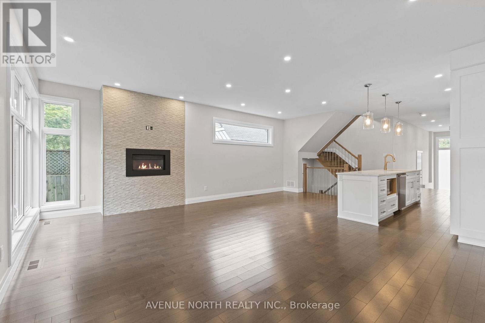 Photo 11 of 463 Dawson Avenue, Ottawa ON