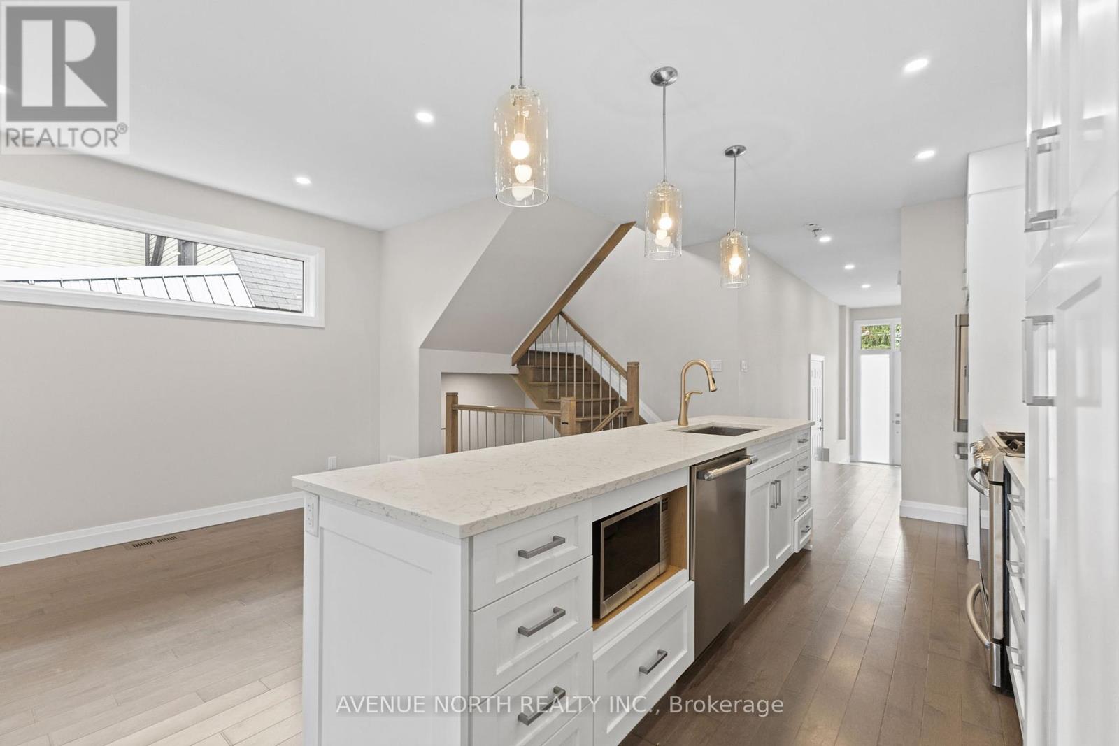 Photo 13 of 463 Dawson Avenue, Ottawa ON