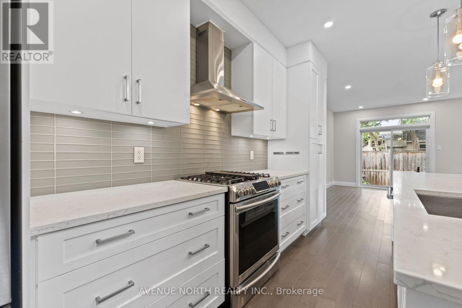 Photo 15 of 463 Dawson Avenue, Ottawa ON