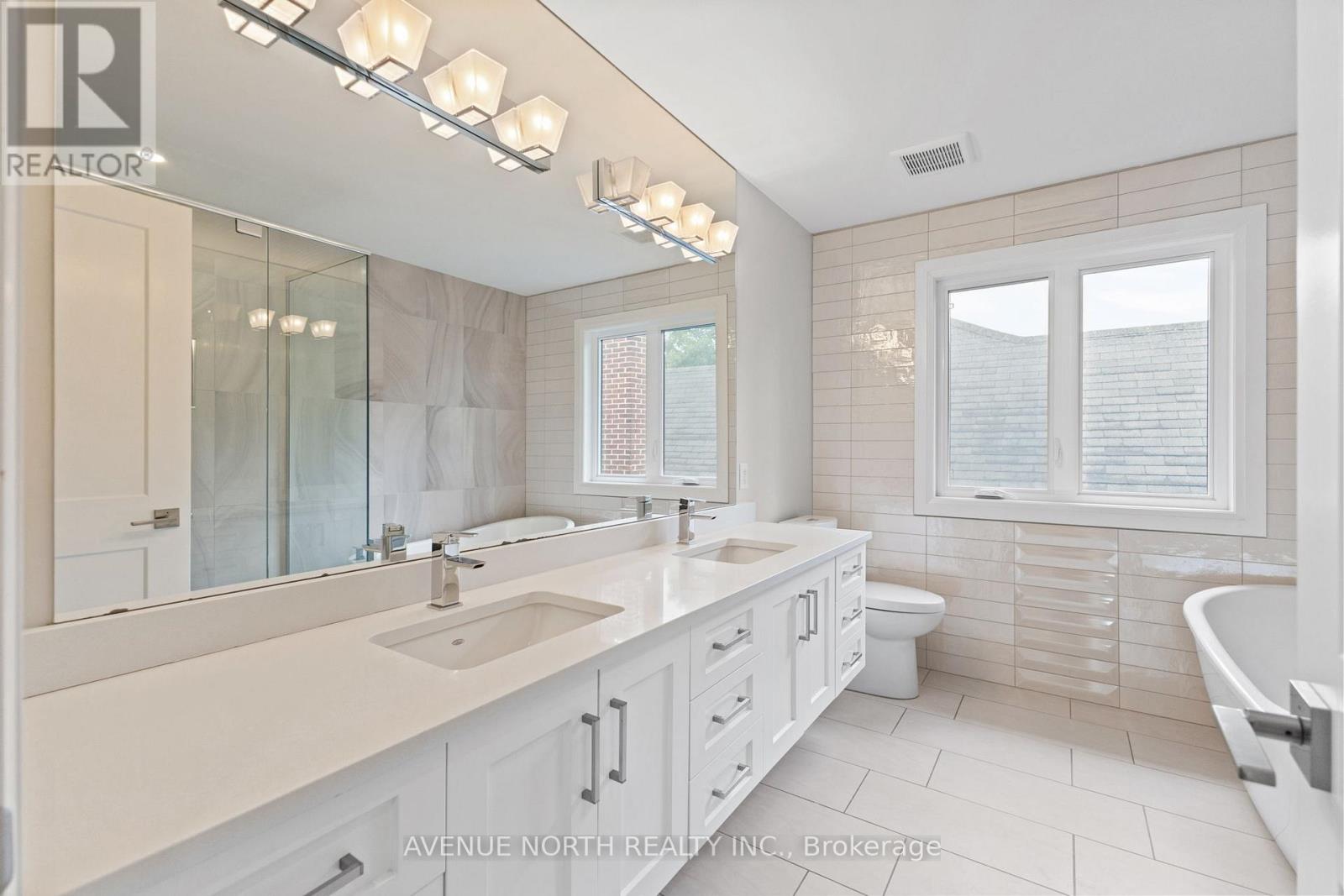 Photo 16 of 463 Dawson Avenue, Ottawa ON