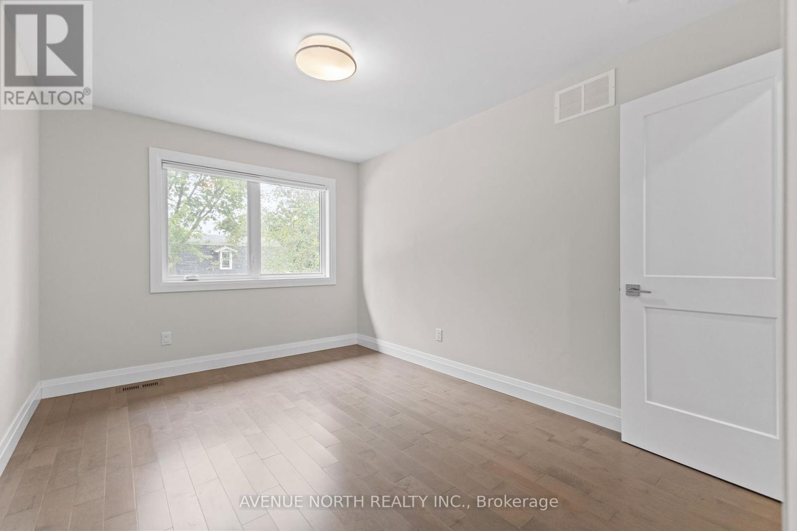 Photo 23 of 463 Dawson Avenue, Ottawa ON