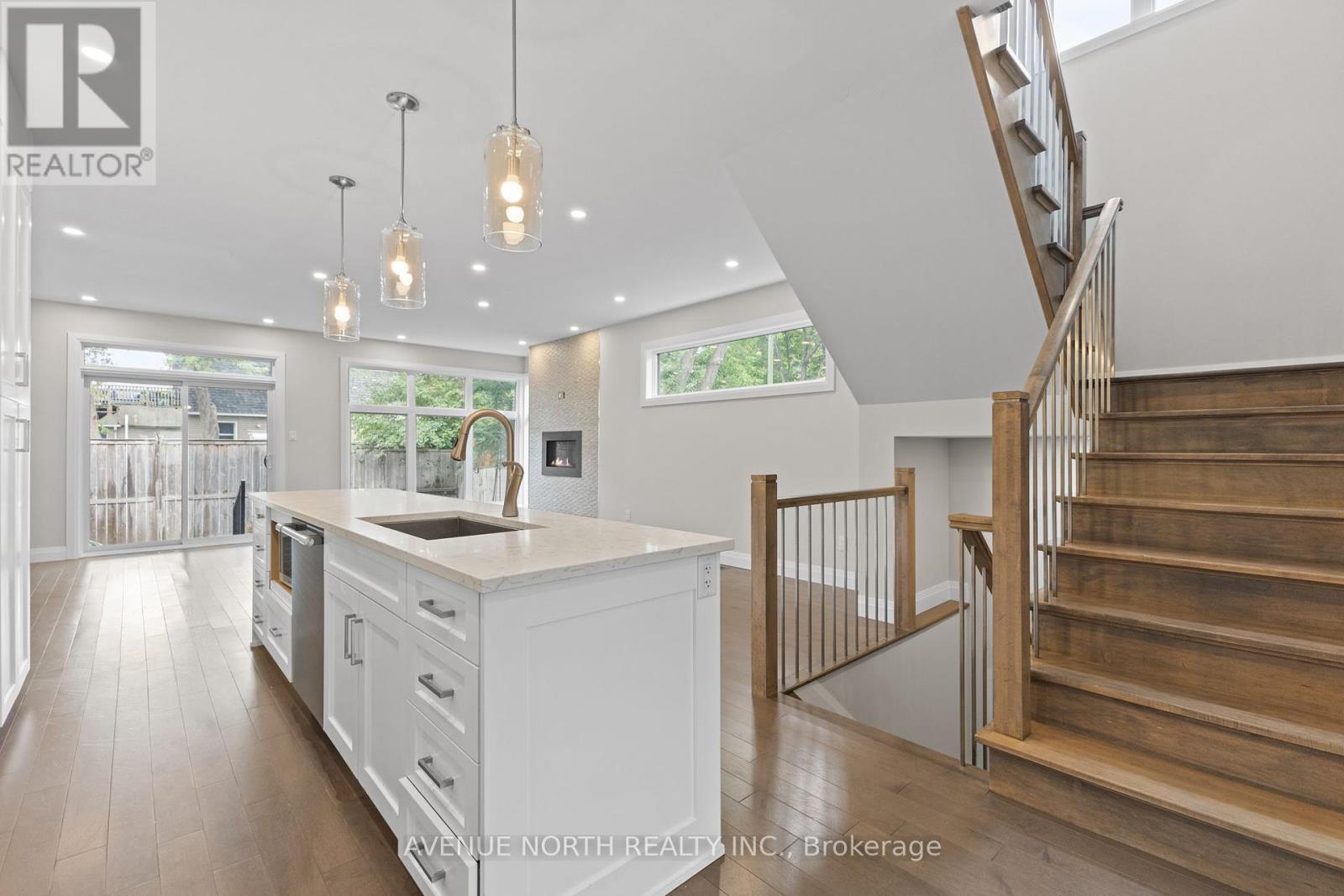 Photo 6 of 463 Dawson Avenue, Ottawa ON