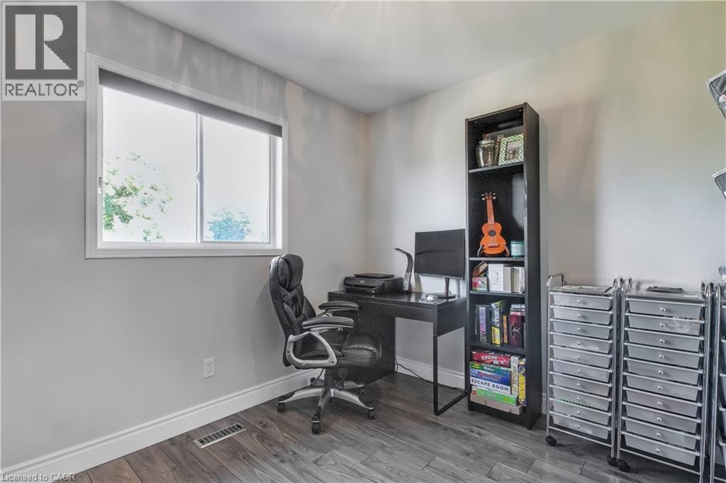 Photo 17 of 56 Canrobert Street, Woodstock ON