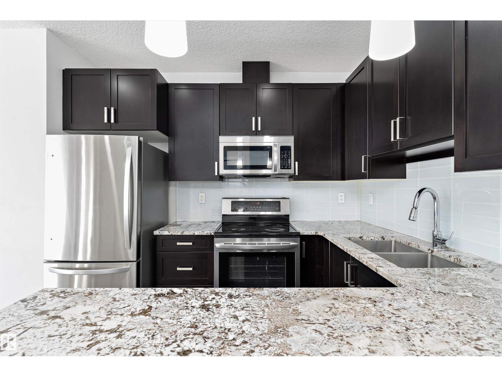 Photo 5 of 302 10238 103 St Nw, Edmonton AB