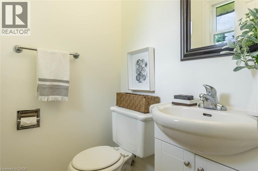 Photo 13 of 334 Freelton Road, Hamilton ON