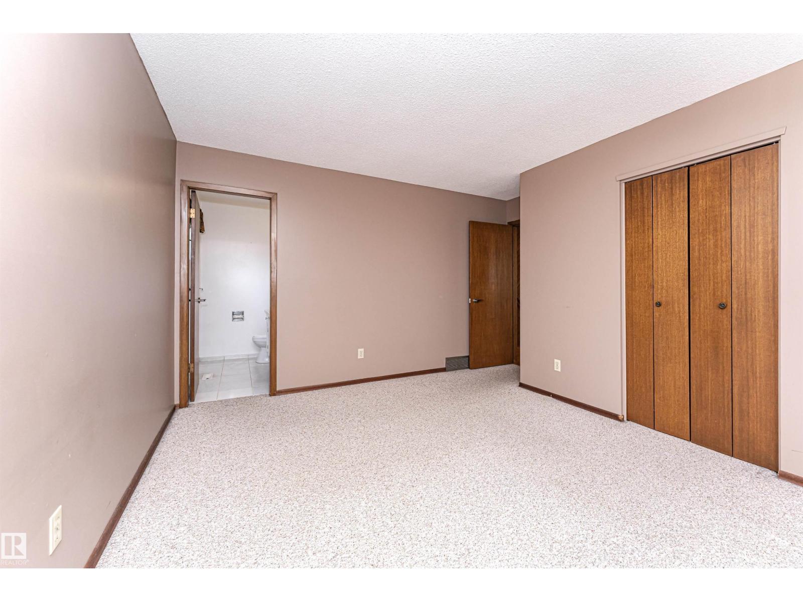 Photo 23 of 10444 26 Av Nw, Edmonton AB