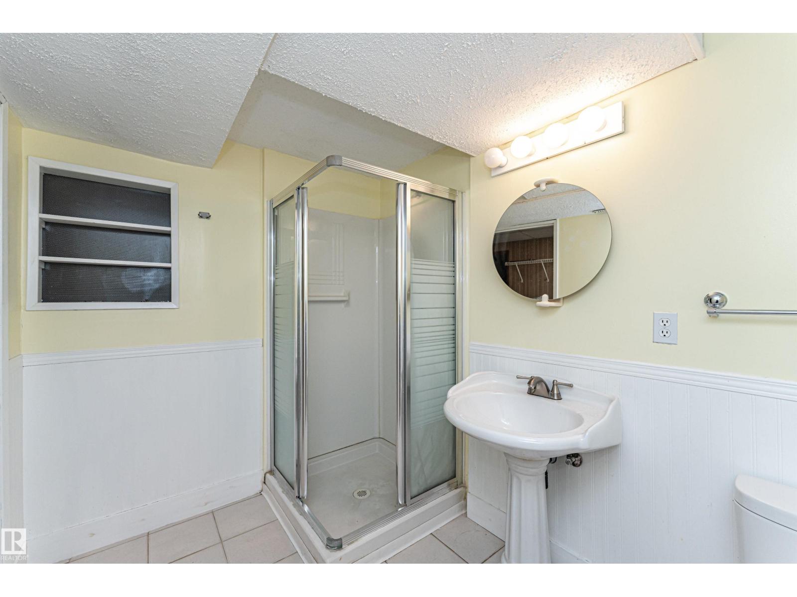 Photo 35 of 10444 26 Av Nw, Edmonton AB