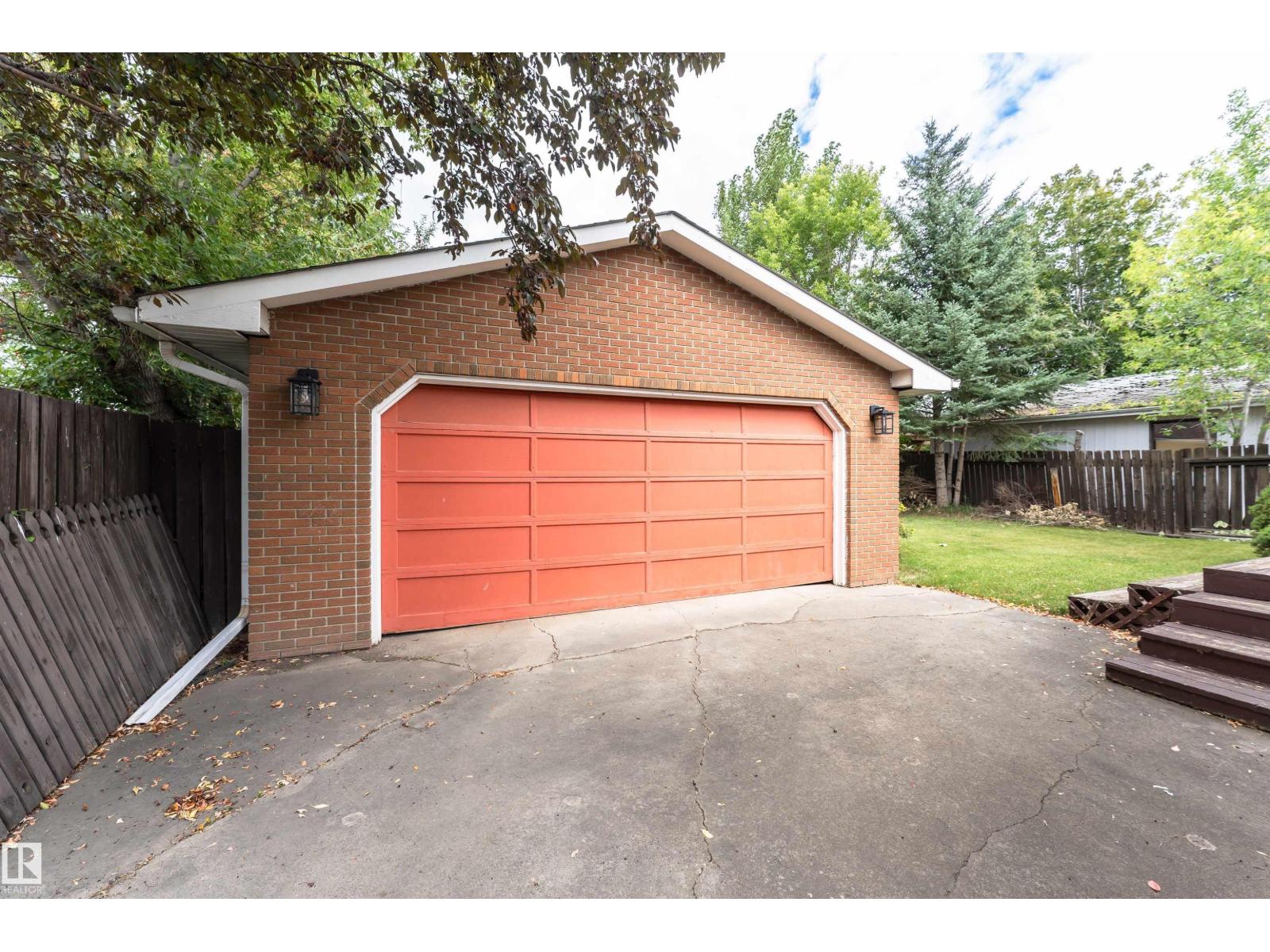 Photo 45 of 10444 26 Av Nw, Edmonton AB
