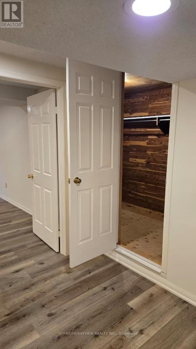 Photo 17 of 64 Brookshire Circle, Markham ON