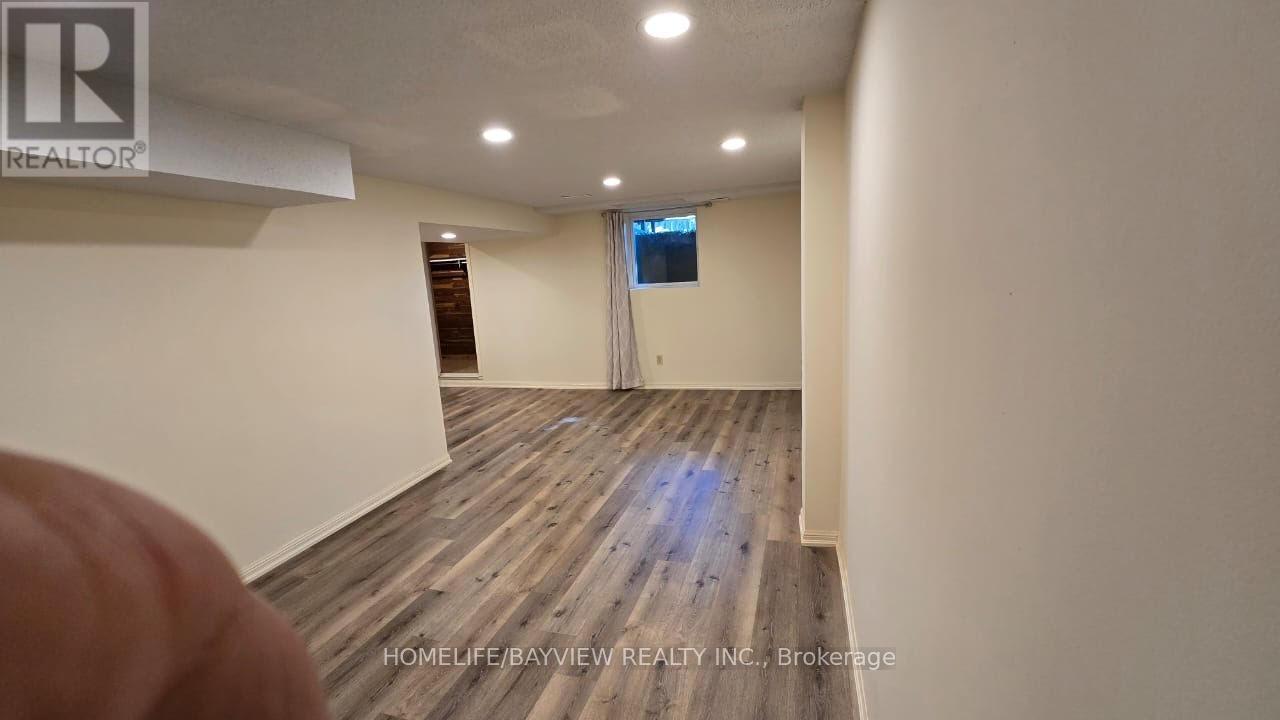 Photo 18 of 64 Brookshire Circle, Markham ON