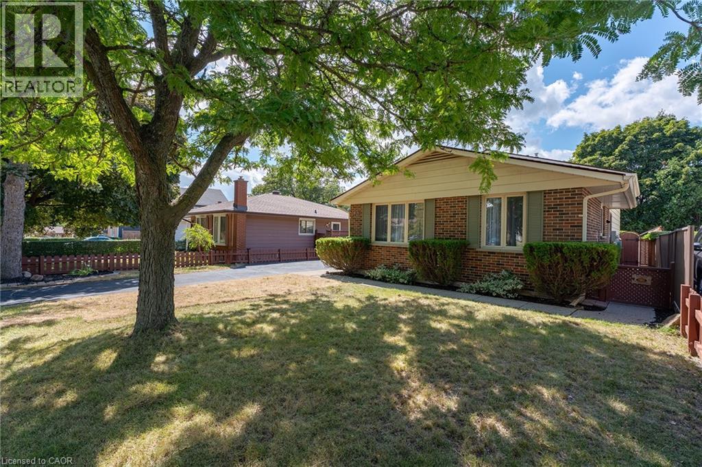 Photo 3 of 80 Rouse Avenue, Cambridge ON