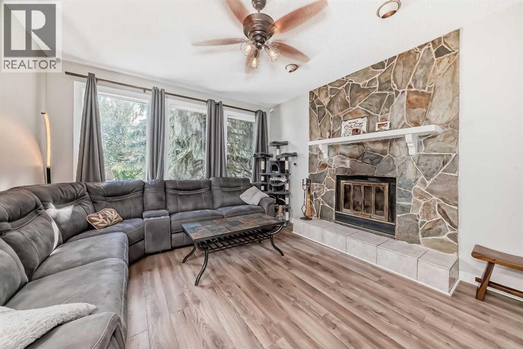 Photo 6 of 41 Edge Close, Red Deer AB