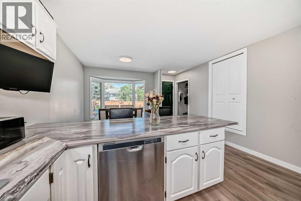 Photo 16 of 41 Edge Close, Red Deer AB
