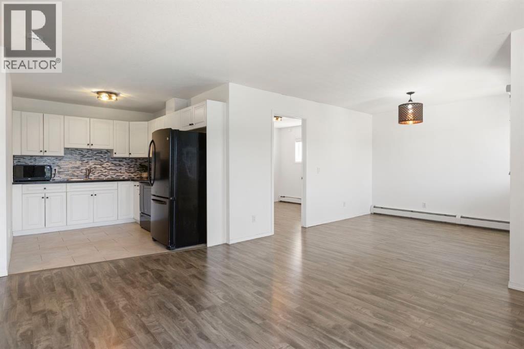 Single Family House for Sale in    Street NW Bowness Calgary 