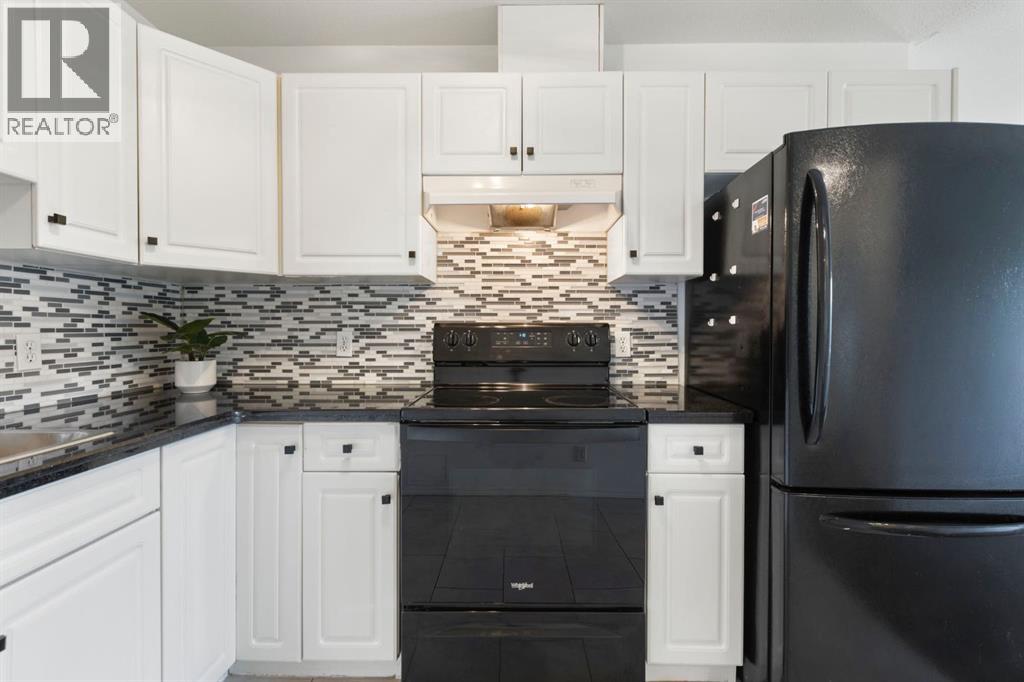 Single Family House for Sale in    Street NW Bowness Calgary 