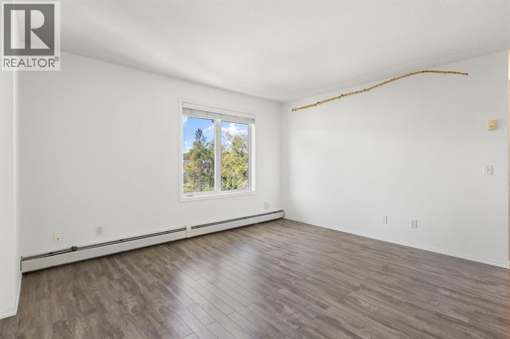 Single Family House for Sale in    Street NW Bowness Calgary 