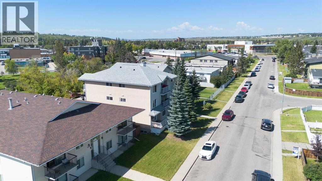 Single Family House for Sale in    Street NW Bowness Calgary 