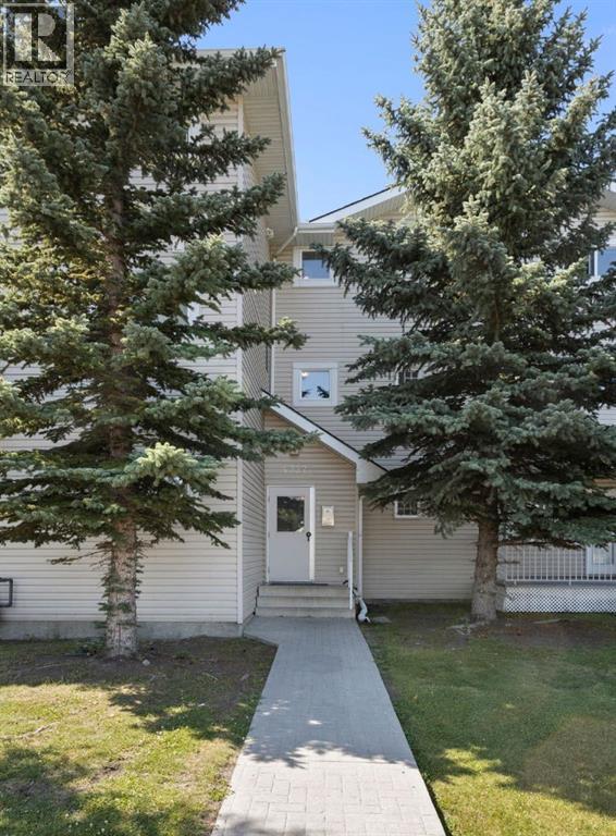 Single Family House for Sale in    Street NW Bowness Calgary 