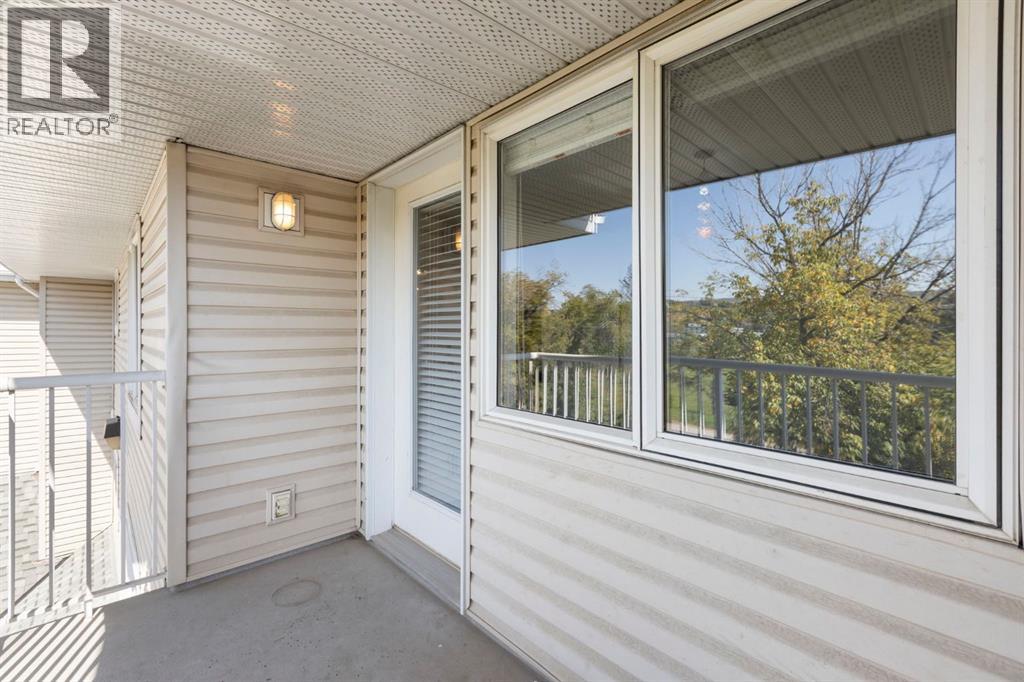 Single Family House for Sale in    Street NW Bowness Calgary 