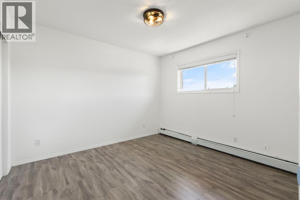 Single Family House for Sale in    Street NW Bowness Calgary 