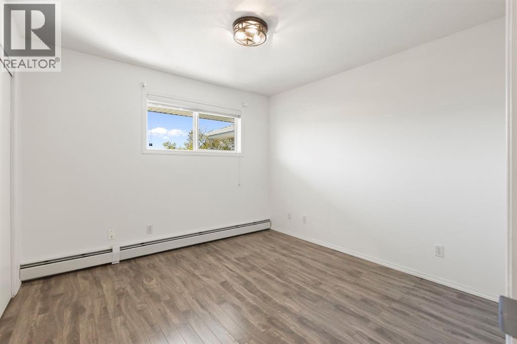 Single Family House for Sale in    Street NW Bowness Calgary 