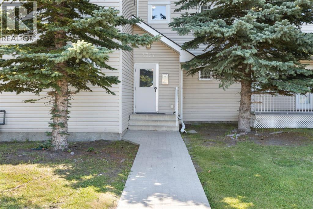 Single Family House for Sale in    Street NW Bowness Calgary 