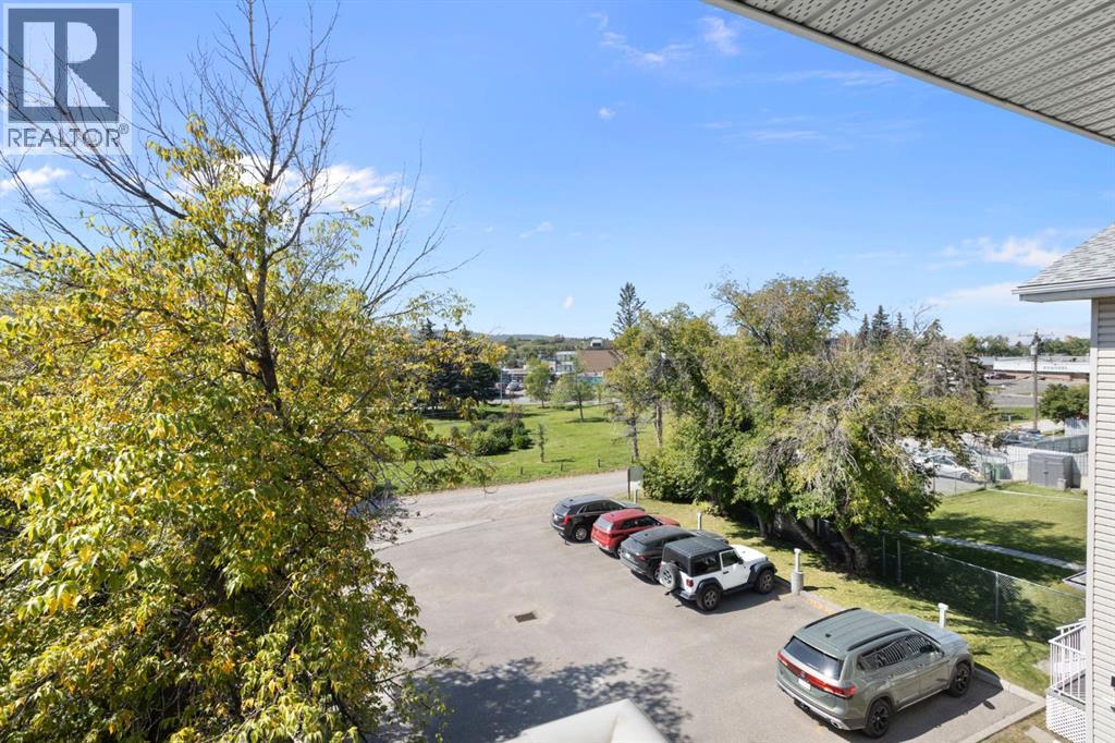 Single Family House for Sale in    Street NW Bowness Calgary 